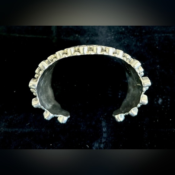 Sterling Silver Cuff Bracelet. Gender neutral. - Picture 5 of 12